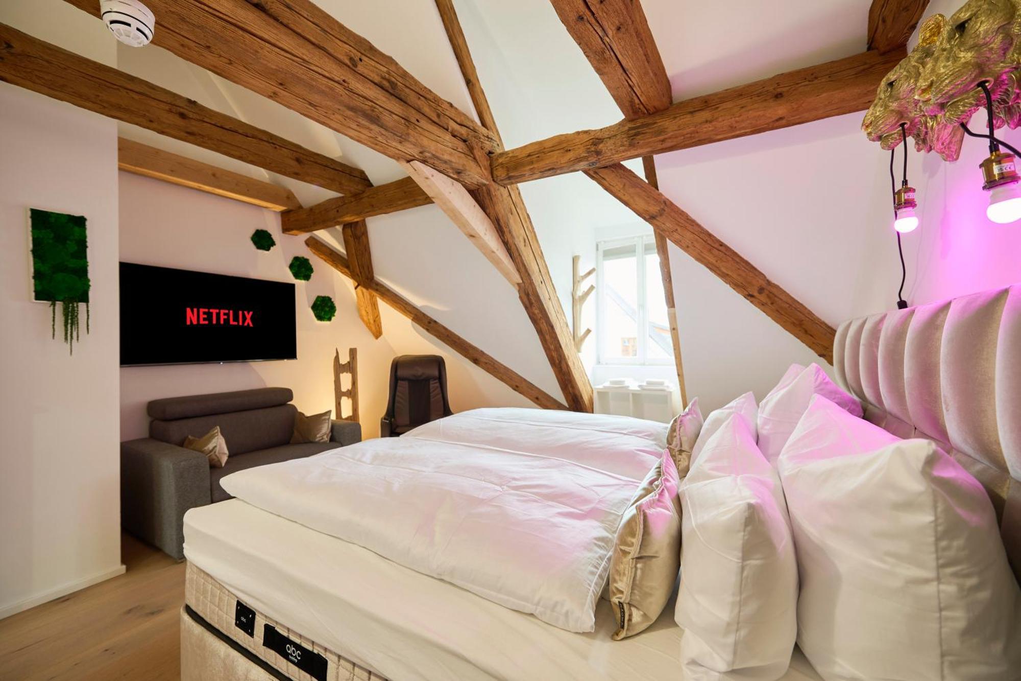 Wood World Luxury - Massage - Bergblick - Tranpolin- Parken Apartment Markdorf Bagian luar foto