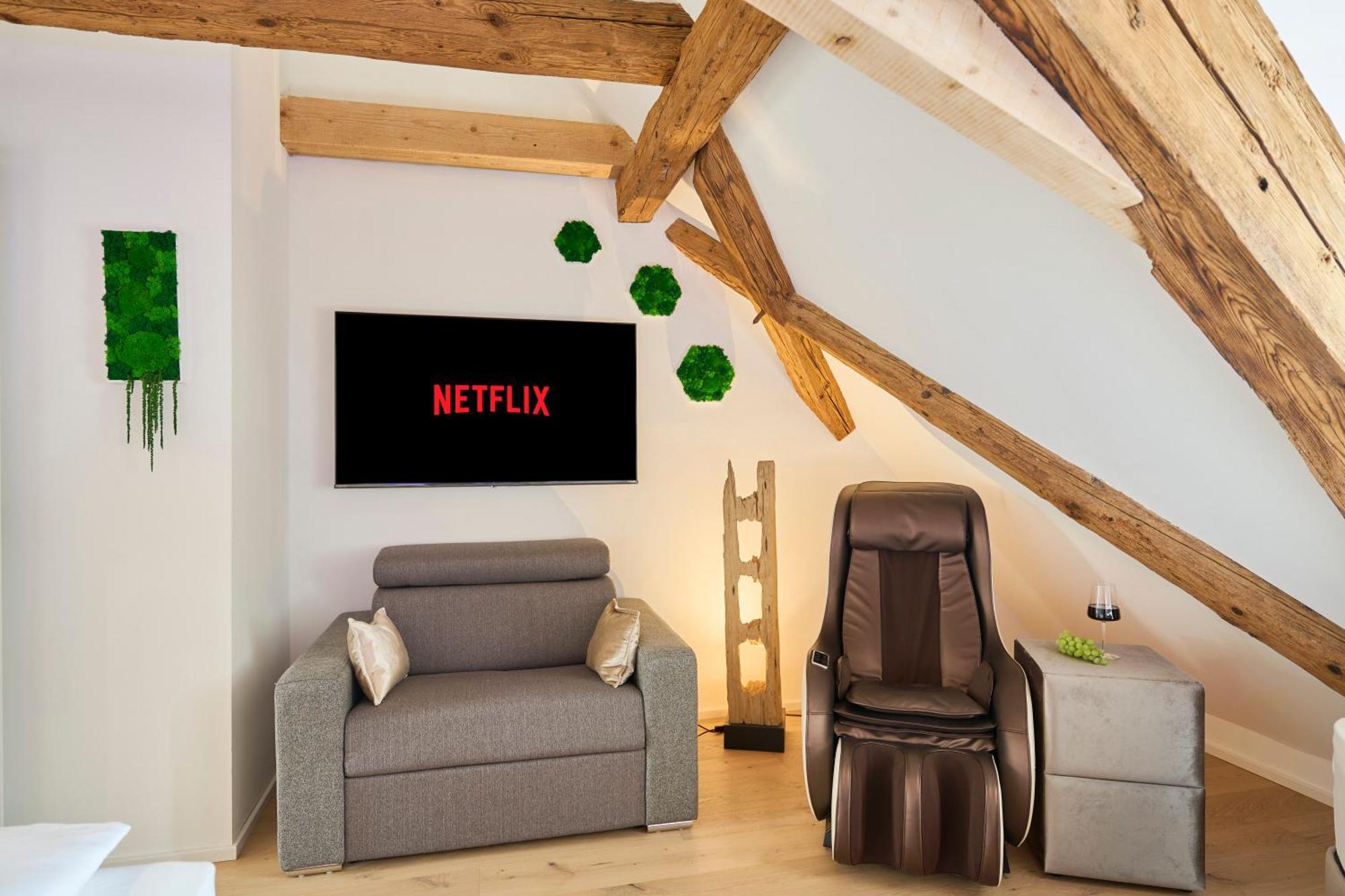 Wood World Luxury - Massage - Bergblick - Tranpolin- Parken Apartment Markdorf Bagian luar foto