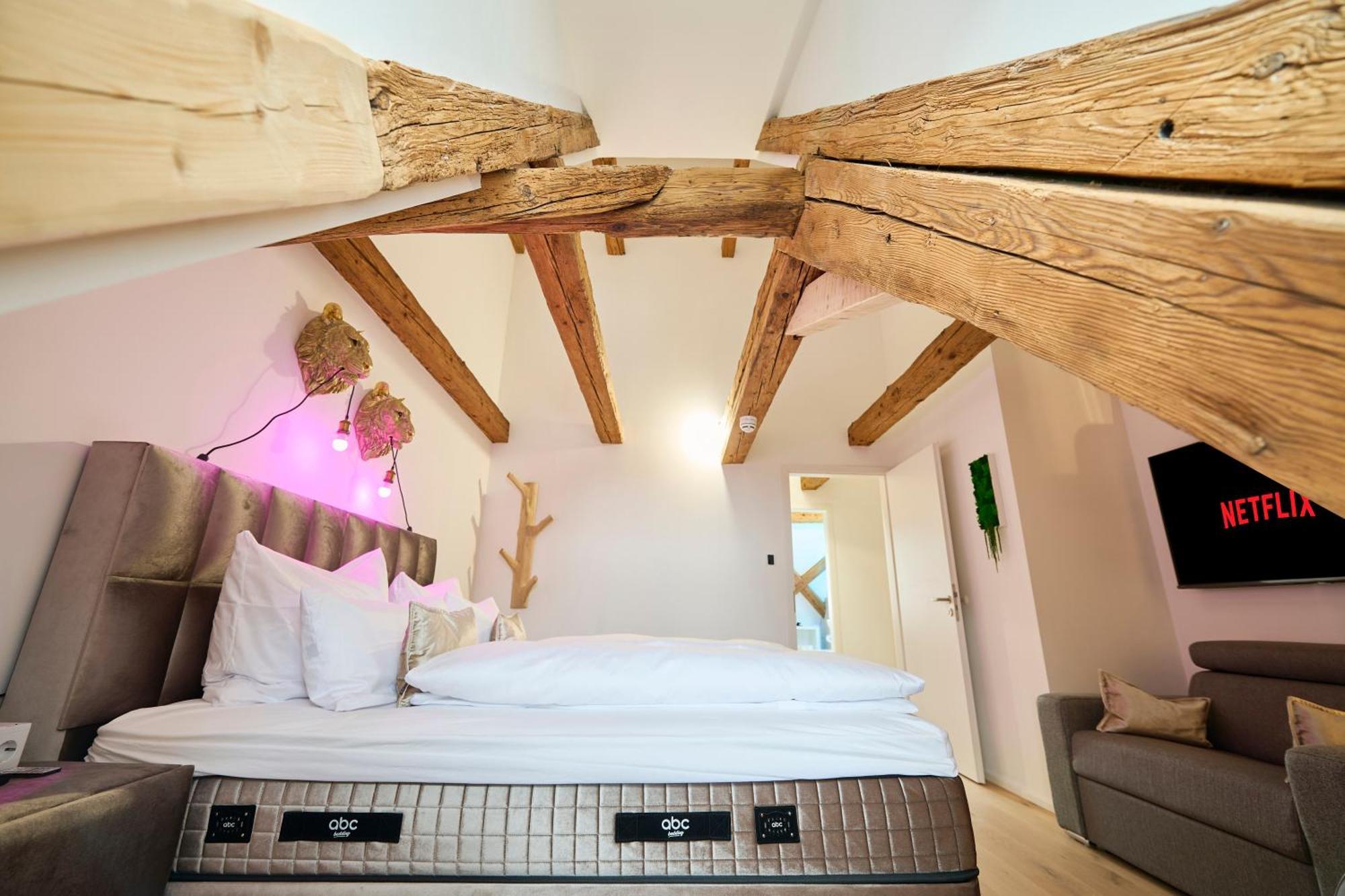 Wood World Luxury - Massage - Bergblick - Tranpolin- Parken Apartment Markdorf Bagian luar foto