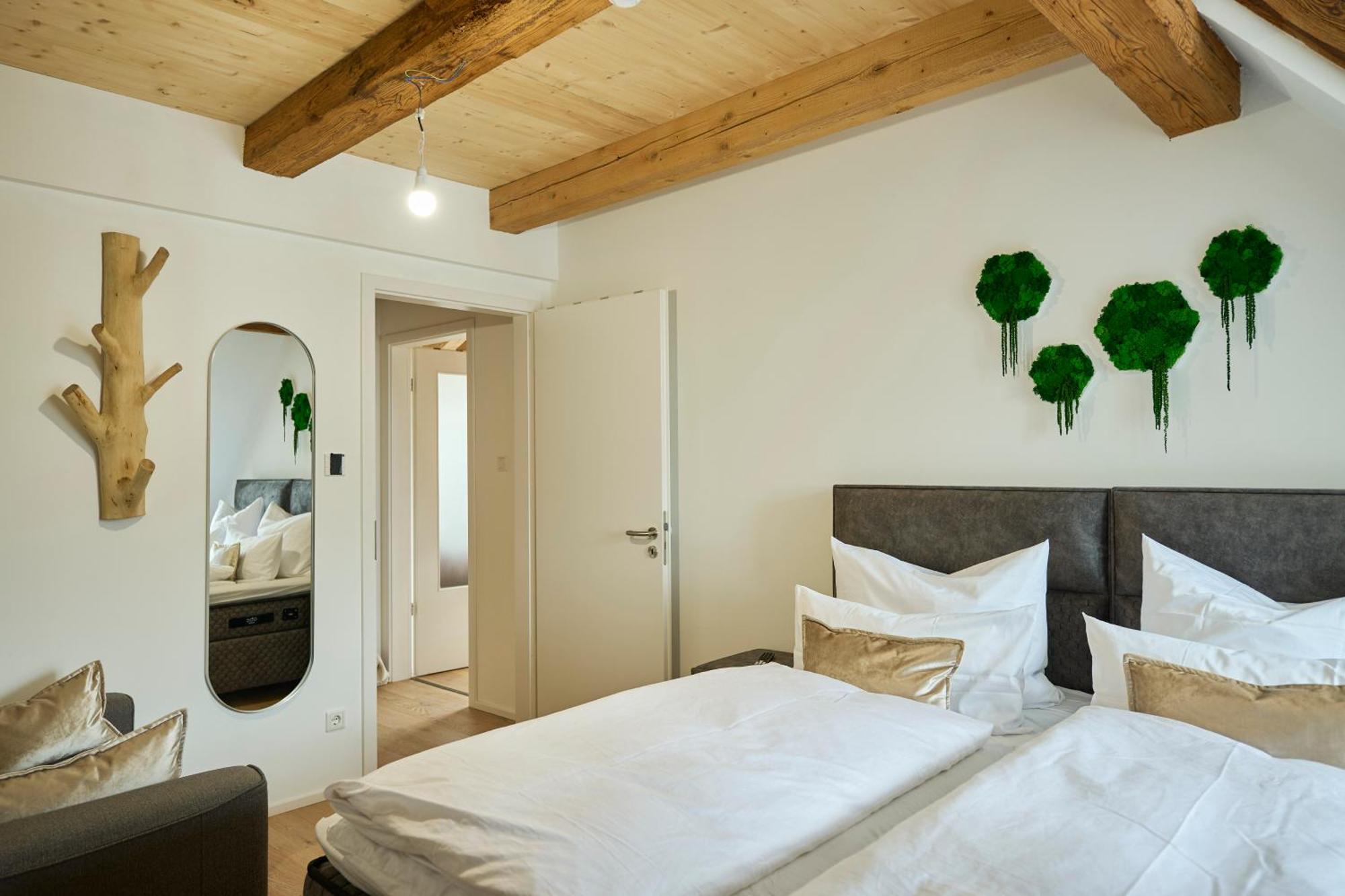 Wood World Luxury - Massage - Bergblick - Tranpolin- Parken Apartment Markdorf Bagian luar foto